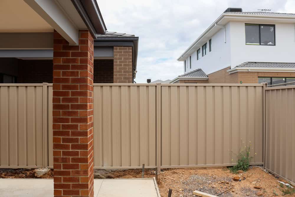 What Are My Rights When My Neighbor Owns the Wall I Want to Paint York?